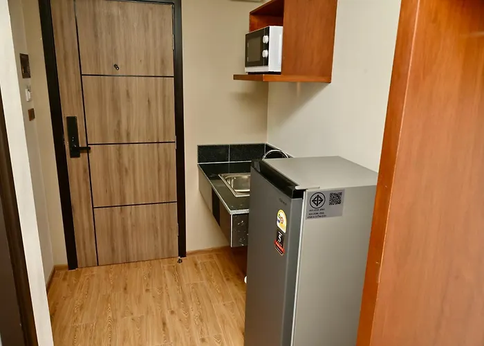 Metro Phahonyothin 35 Hotel 3*